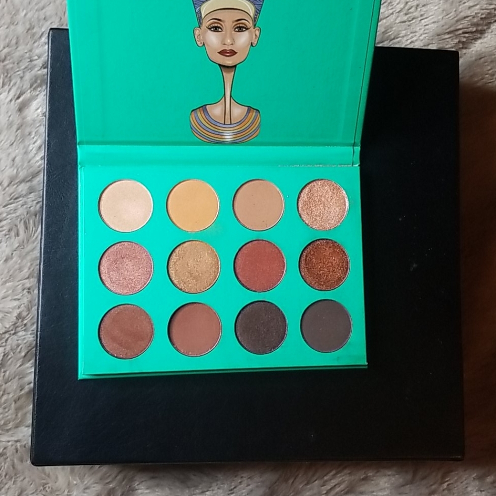 Make up - Picture 2 of 2